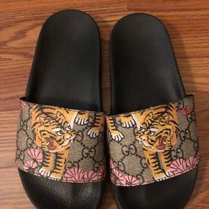 Gucci slides / sandals